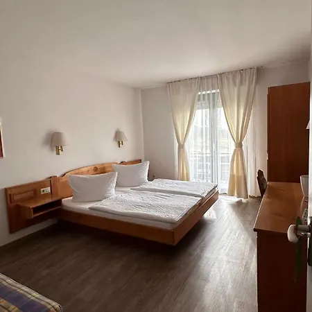 Hirschberg 2* Hirschberg an der Bergstraße