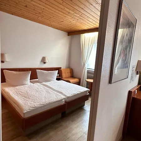 Hirschberg 2* Hirschberg an der Bergstraße