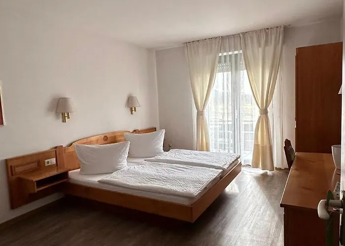 Hirschberg 2* Hirschberg an der Bergstraße