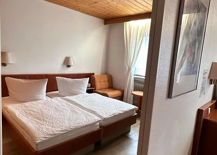 Hirschberg 2* Hirschberg an der Bergstraße